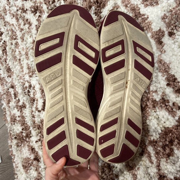APL techloom phantom running shoes in burgundy - Picture 6 of 6
